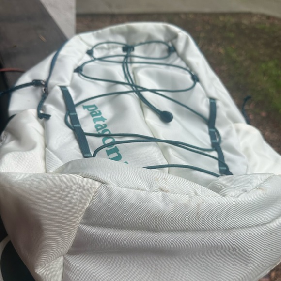 Patagonia Teal and Beige Backpack - Picture 5 of 9